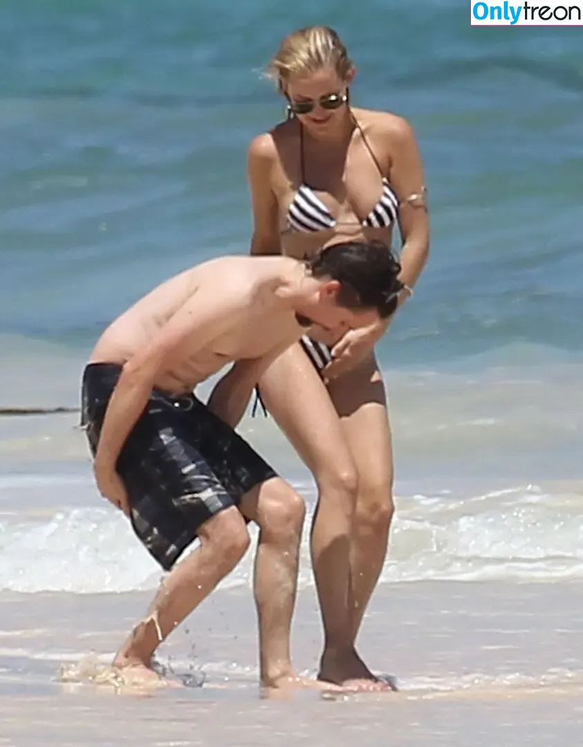 Kate Hudson nude photo #0966 (katehudson)