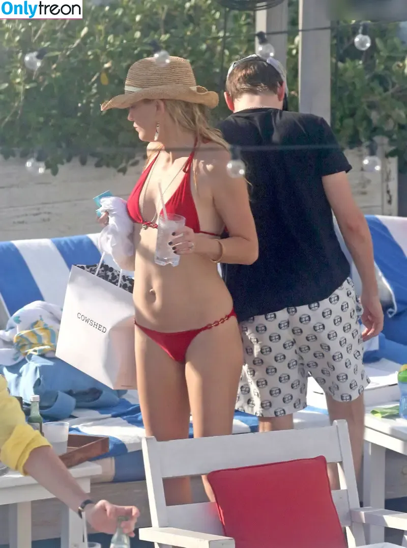 Kate Hudson голая photo #1010 (katehudson)