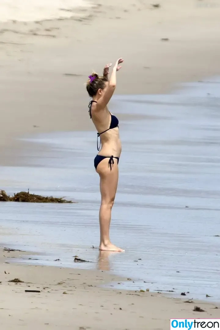 Kate Hudson nude photo #1027 (katehudson)