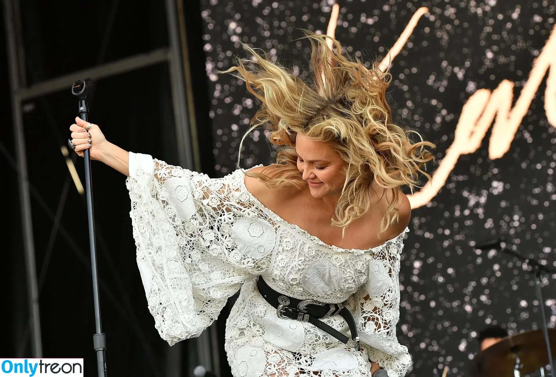 Kate Hudson голая photo #1262 (katehudson)