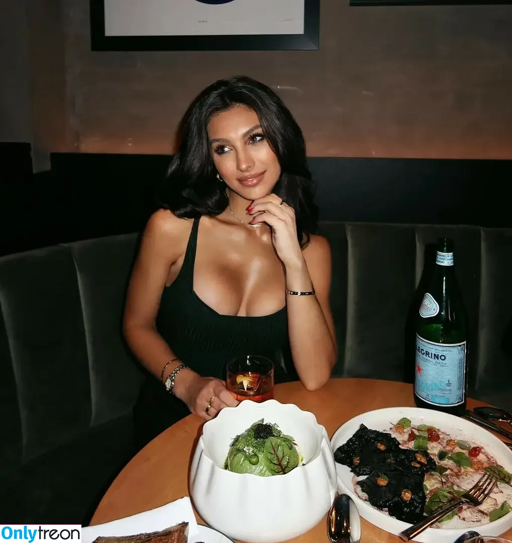Kate Lazarski голая photo #0010 (katelazarski)