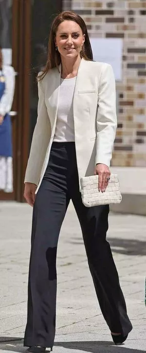 Kate Middleton / Catherine / Catherine Elizabeth / PrincessWales / princeandprincessofwales nude photo #0093