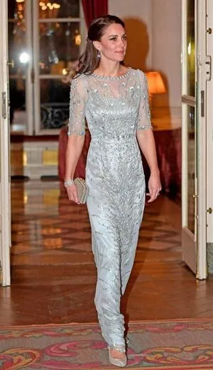 Kate Middleton / Catherine / Catherine Elizabeth / PrincessWales / princeandprincessofwales nude photo #0114