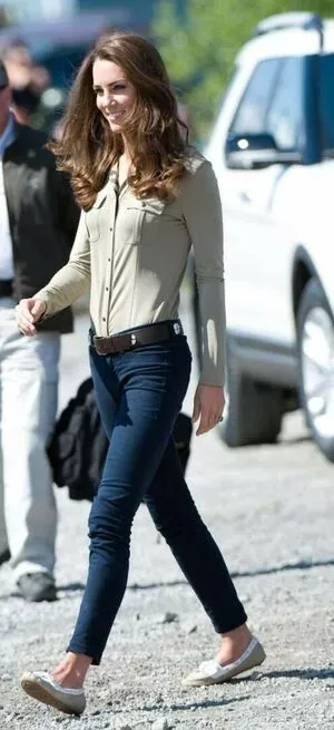 Kate Middleton / Catherine / Catherine Elizabeth / PrincessWales / princeandprincessofwales nude photo #0134