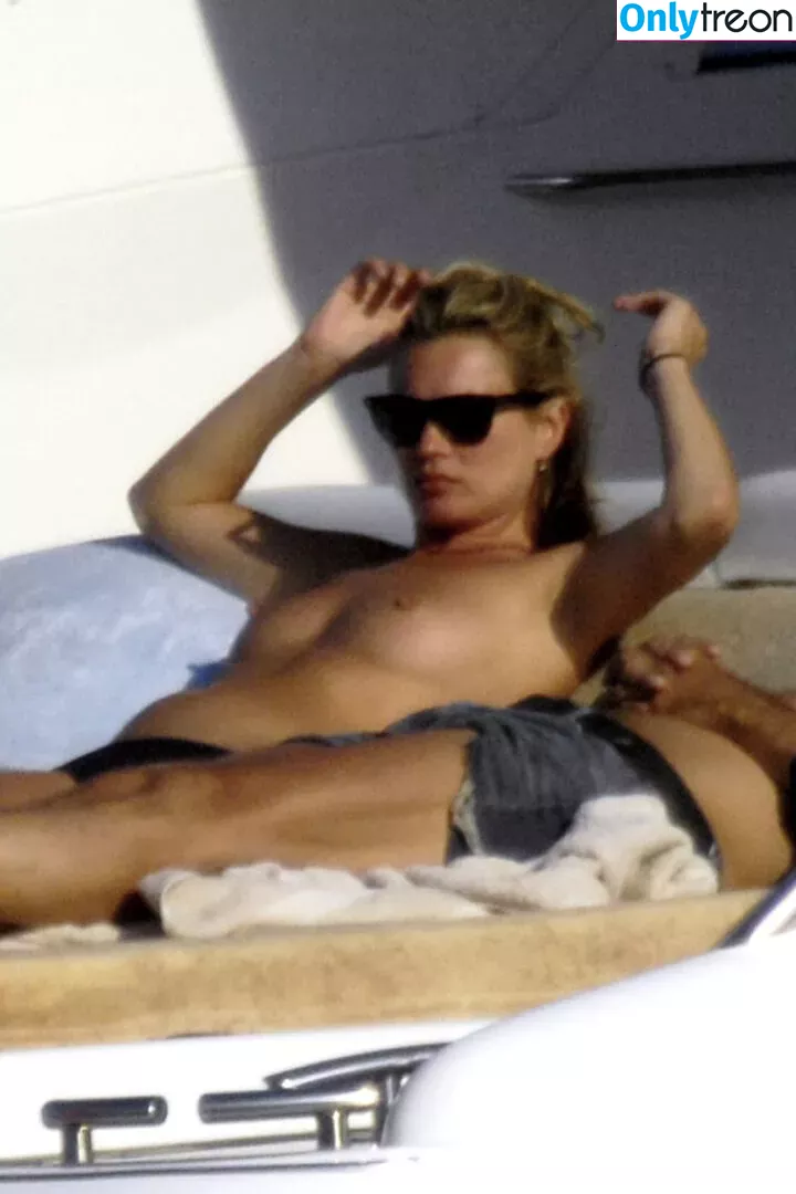 Kate Moss nude photo #0330 (kateamoss / katemoss / katemossagency)