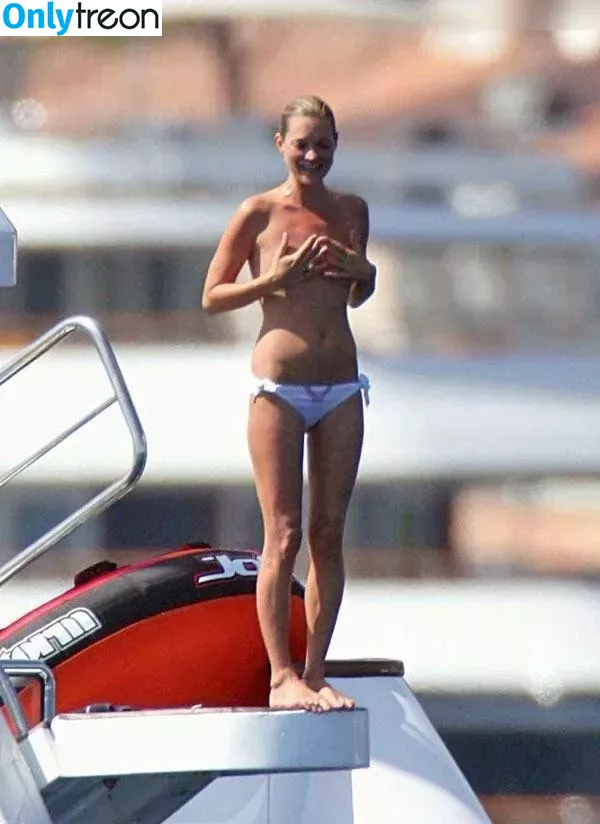 Kate Moss nude photo #0364 (kateamoss / katemoss / katemossagency)