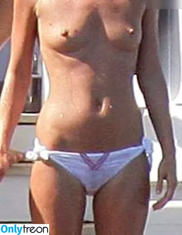 Kate Moss nude photo #0369 (kateamoss / katemoss / katemossagency)