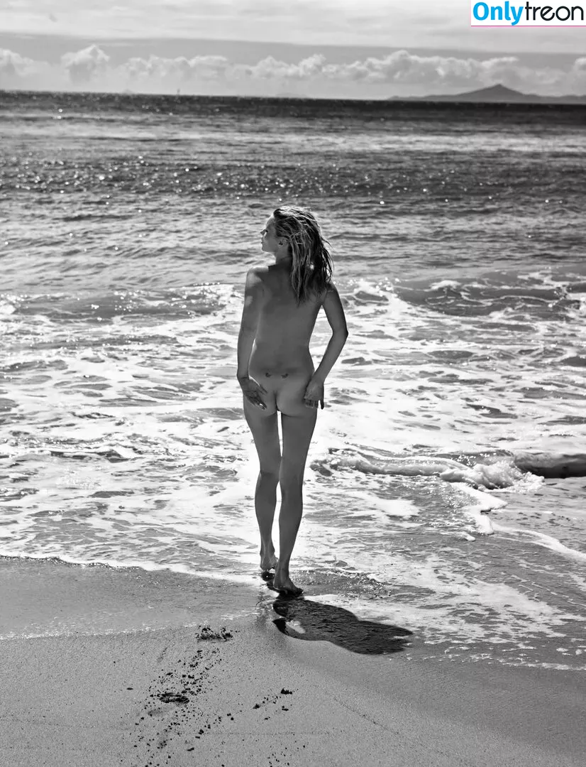 Kate Moss nude photo #0423 (kateamoss / katemoss / katemossagency)