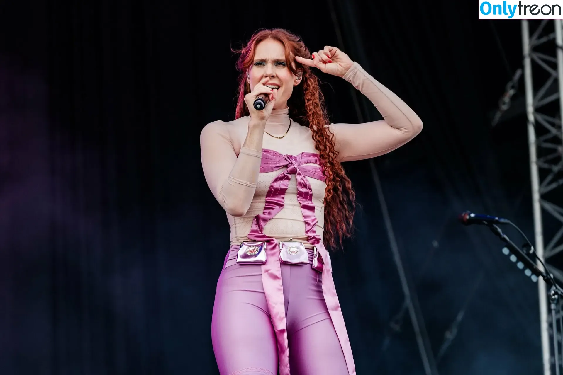 Kate Nash nude photo #0294 (British Singer / katenash / katenyash87)