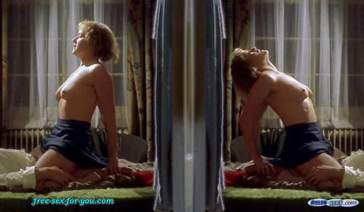 Kate Winslet / kate.winslet.official nude photo #0052