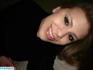 Katelyn Brooks / Giantess Katelyn / _katelynbrooks / giantesskatelyn nude photo #0001