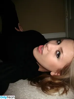 Katelyn Brooks / Giantess Katelyn / _katelynbrooks / giantesskatelyn nude photo #0005