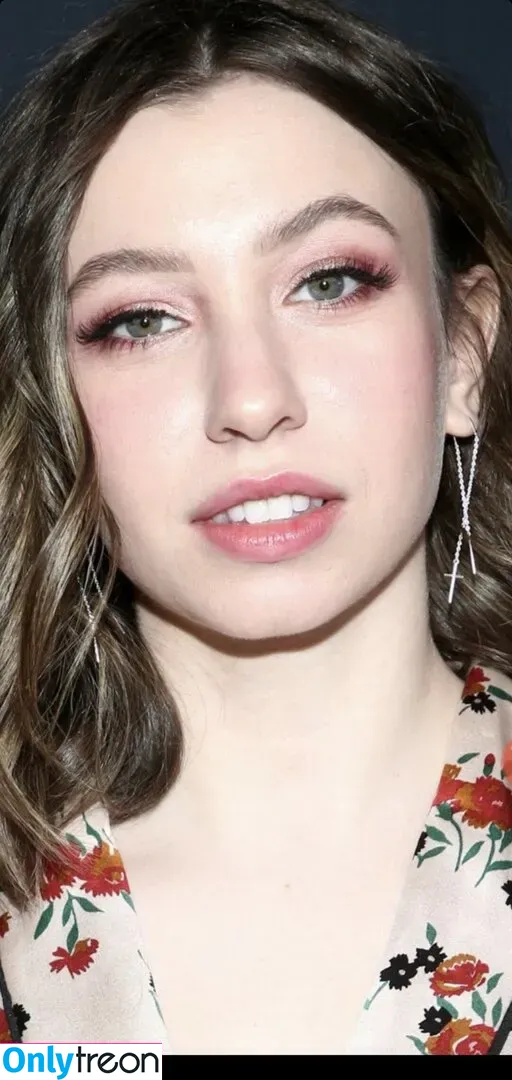 Katelyn Nacon голая photo #0047 (katelynnacon)