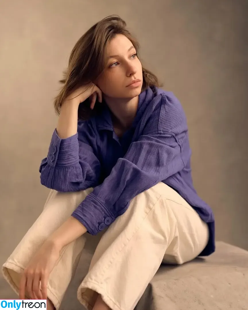 Katelyn Nacon nude photo #0125 (katelynnacon)