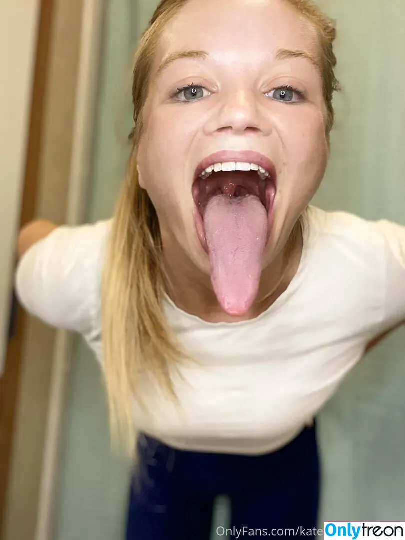 katelynlongtongue nude photo #0007 (longtonguekate)