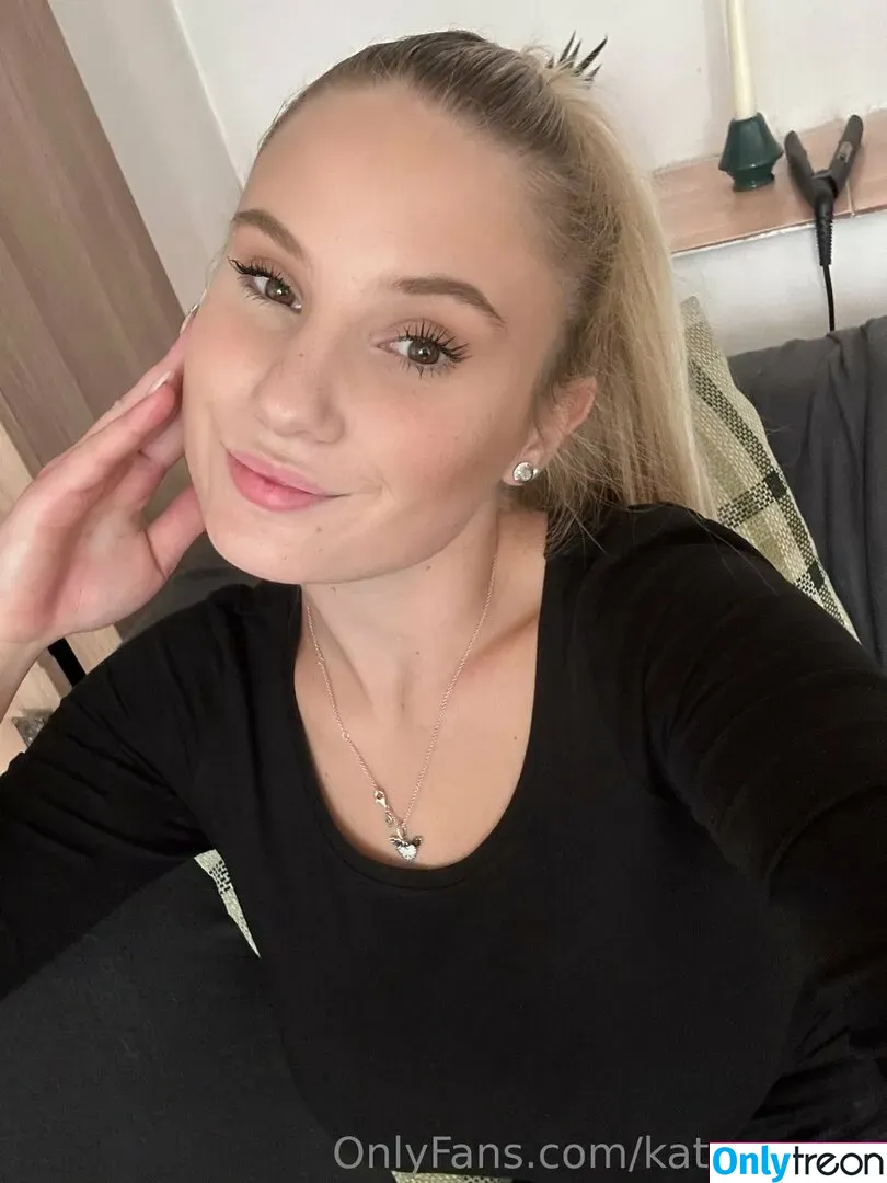 katemoonn nude photo #0047 (katemoonn)