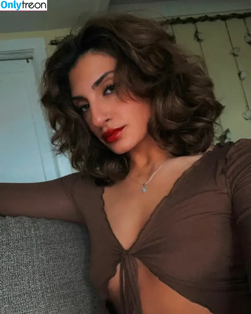 Katerpillarr_96 nude photo #0022 ( / Katerina Koskiniotis. / Katerpillar_96 / Thicc_fit_kat)