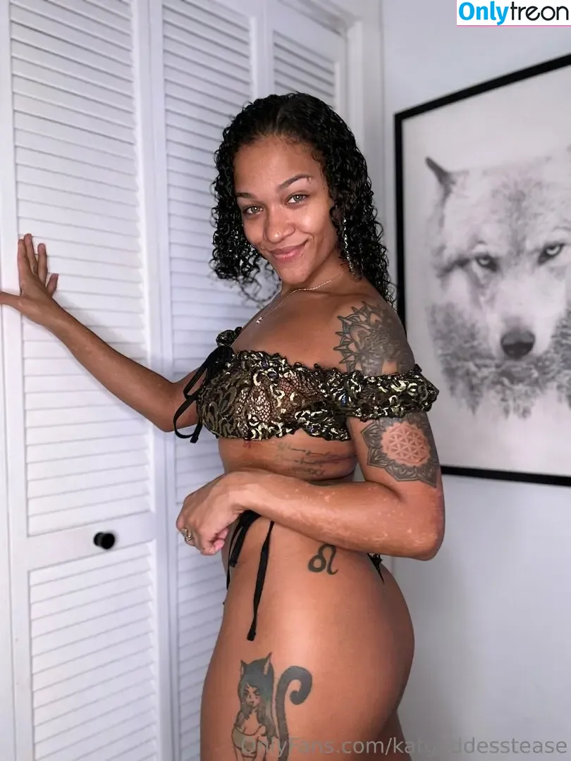 katgoddesstease nude photo #0967 (katgoddessx)