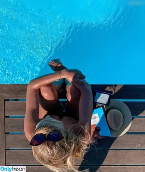 Katharina Kleinfeldt / katharinakleinfeldt nude photo #0043