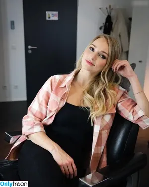 Katharina Kleinfeldt / katharinakleinfeldt nude photo #0055