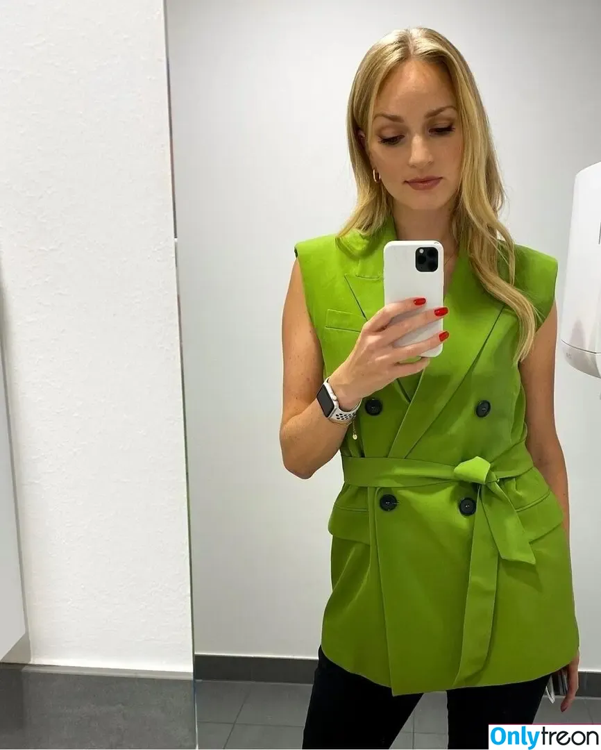 Katharina Kleinfeldt nude photo #0007 (katharinakleinfeldt)