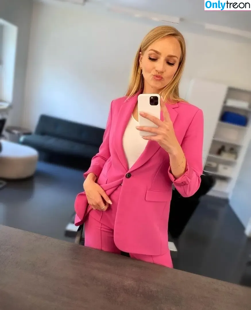 Katharina Kleinfeldt nude photo #0010 (katharinakleinfeldt)
