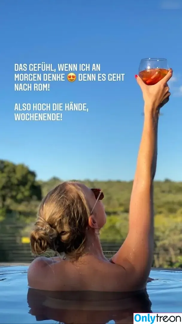 Katharina Kleinfeldt nude photo #0025 (katharinakleinfeldt)