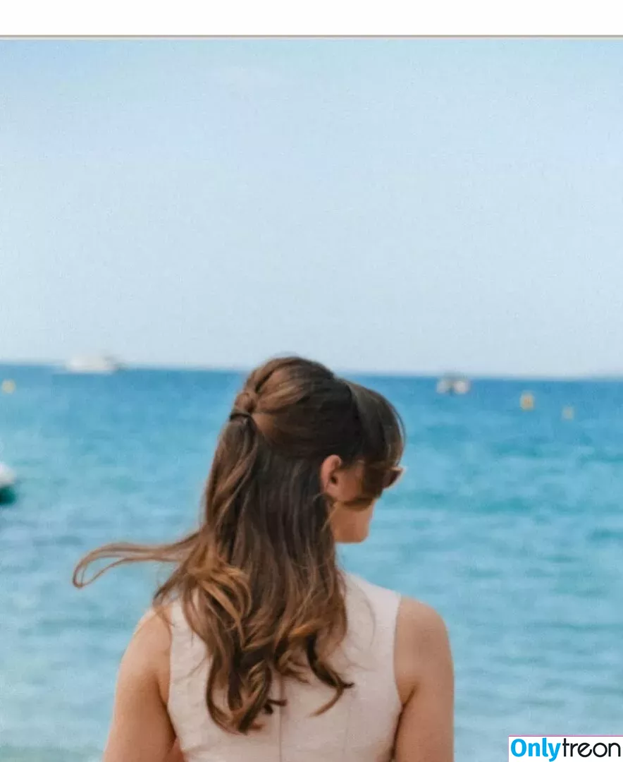 Katherine Langford nude photo #0121 (katherinelangford)