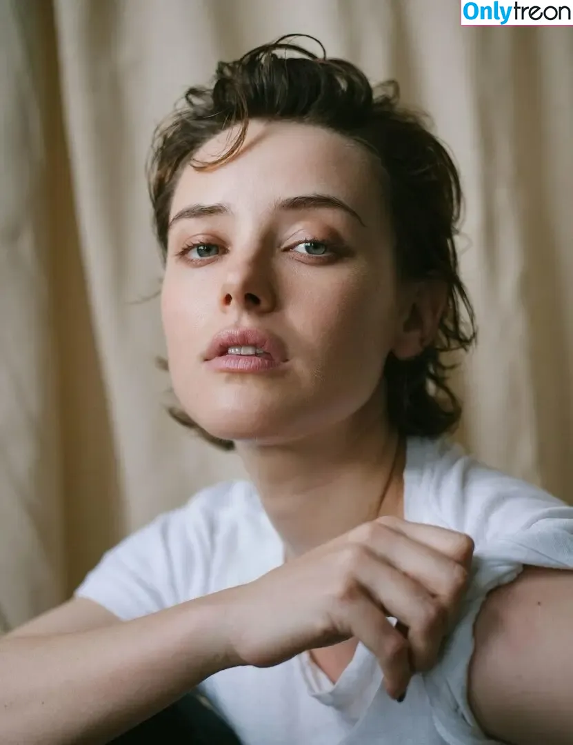 Katherine Langford nude photo #0170 (katherinelangford)