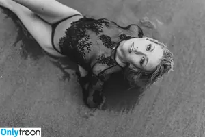 Katherine McNamara / kat.mcnamara nude photo #0594