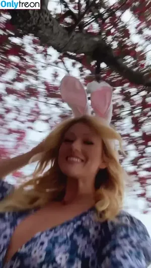 Katherine McNamara / kat.mcnamara nude photo #0600