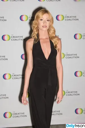 Katherine McNamara / kat.mcnamara nude photo #0682