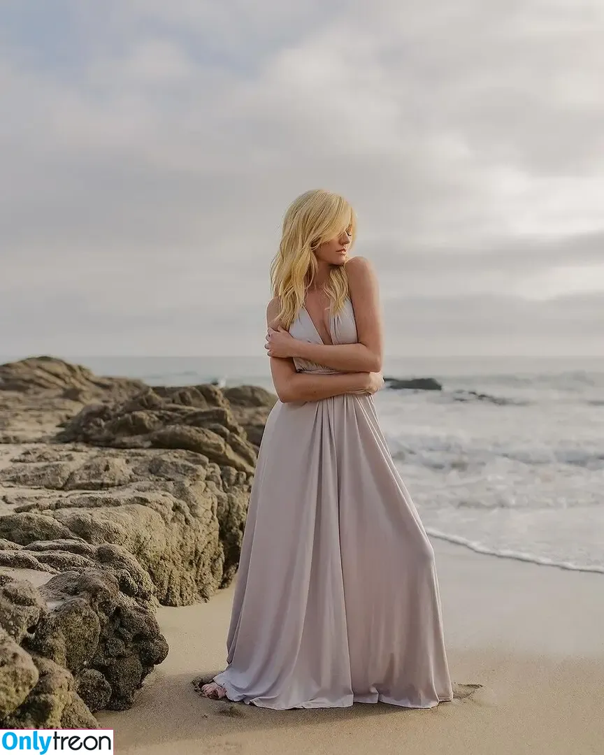 Katherine McNamara голая photo #0684 (kat.mcnamara)