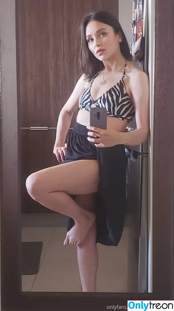 Katherine Ramdeen nude photo #0059 (katramdeen)