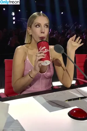 Katherine Ryan / kathbum фото голая #0359