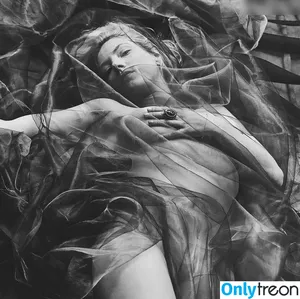 Katheryn Winnick / KatherynWinnick / basic_instinct фото голая #0581