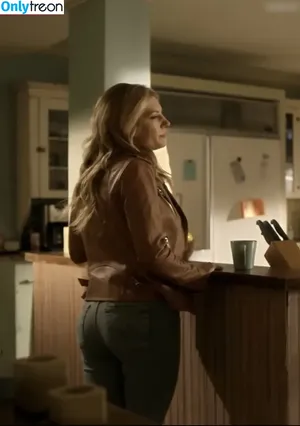 Katheryn Winnick / KatherynWinnick / basic_instinct фото голая #0593