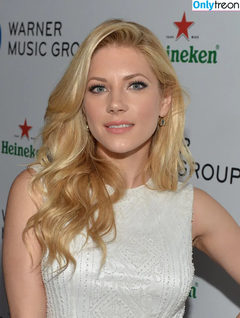 Katheryn Winnick nude photo #0407 (KatherynWinnick / basic_instinct)