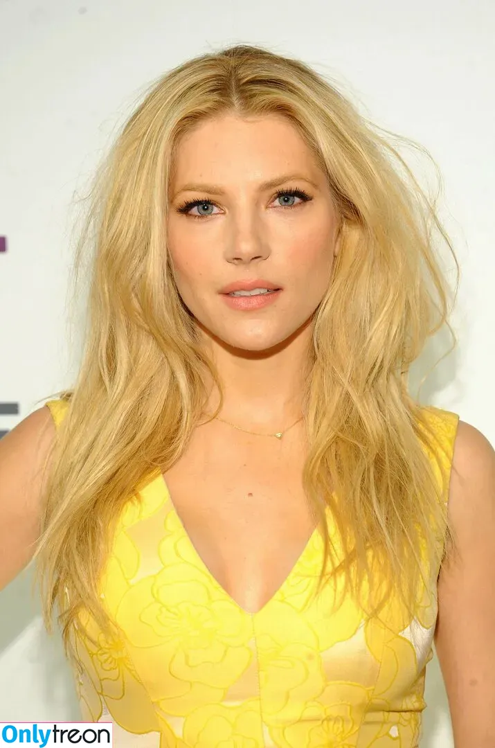 Katheryn Winnick nude photo #0413 (KatherynWinnick / basic_instinct)