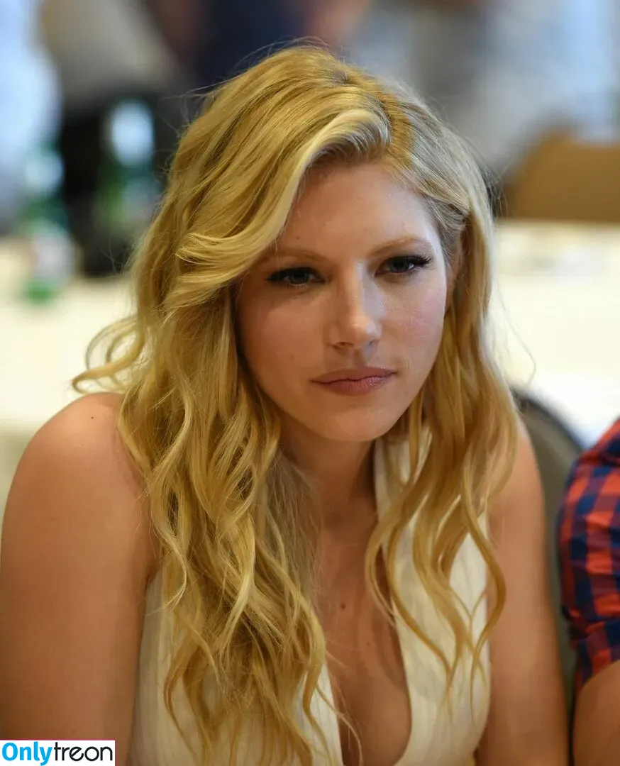 Katheryn Winnick nude photo #0465 (KatherynWinnick / basic_instinct)