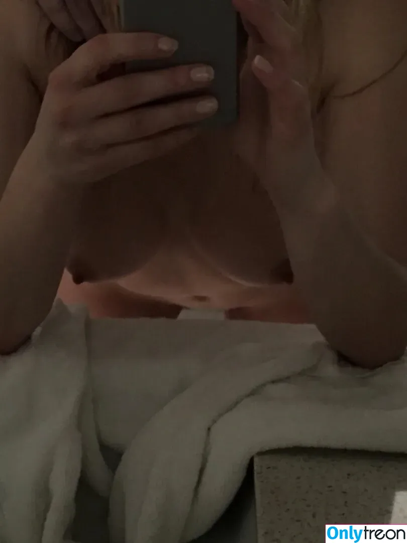 Katheryn Winnick nude photo #0515 (KatherynWinnick / basic_instinct)