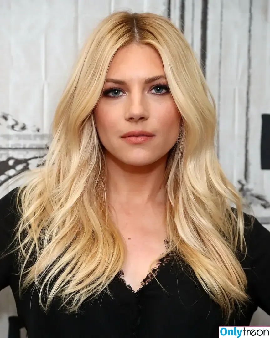 Katheryn Winnick голая photo #0822 (KatherynWinnick / basic_instinct)