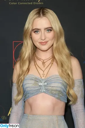 Kathryn Newton / kathrynnewton фото голая #0170