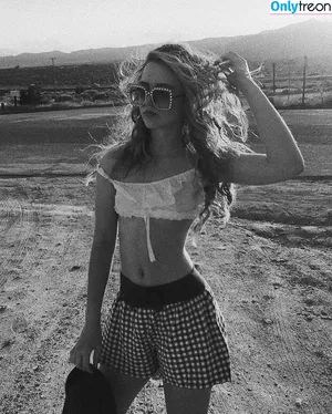 Kathryn Newton / kathrynnewton фото голая #0178