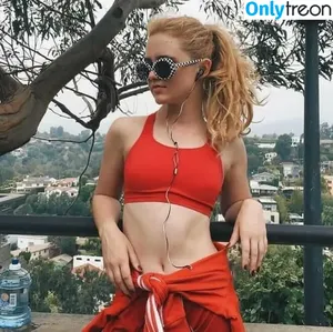 Kathryn Newton / kathrynnewton фото голая #0184