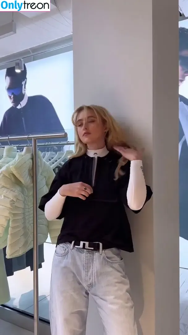 Kathrynton nude photo #0908 (kathrynnewton / katsoik23)