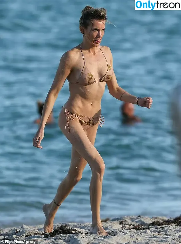 Katie Cassidy nude photo #0432 (Arrow / katiecassidy)
