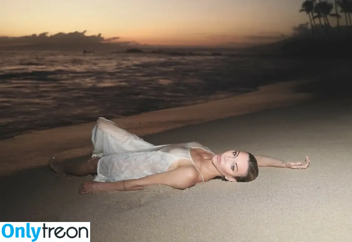 Katie Cassidy nude photo #0491 (Arrow / katiecassidy / katiecassidyxxx)