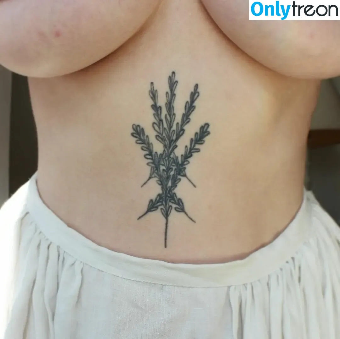 Katie Greenwood Ross nude photo #0001 (thistlethistle)