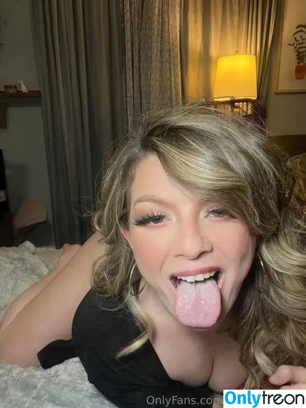 Katie Jones nude photo #0127 (36jnaturals / katieejones19 / kayteejones_ / kjgoddess)